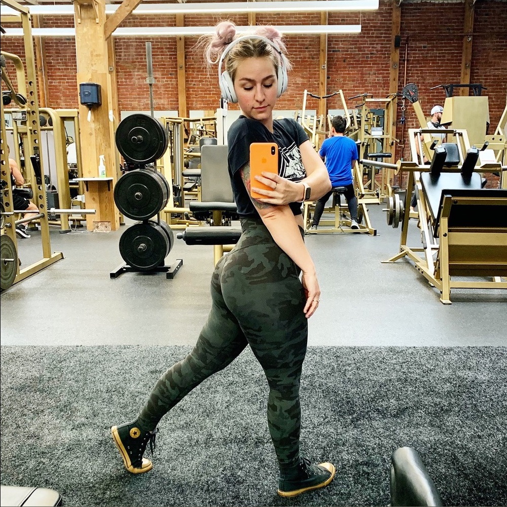 GREEN CAMO LULULEMON ALIGNS